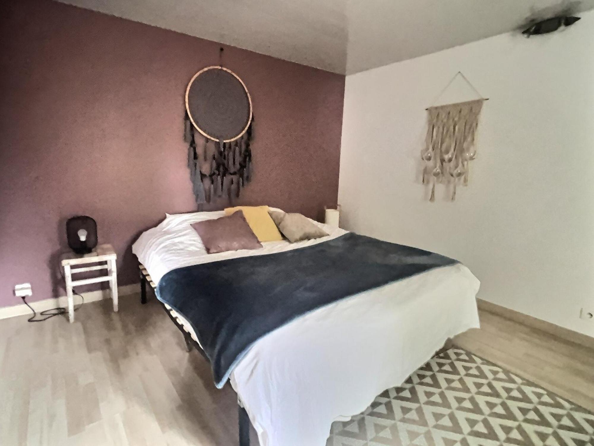 Le Grandthille Apartment ชาลงส์-อ็อง-ชองปาญ ภายนอก รูปภาพ