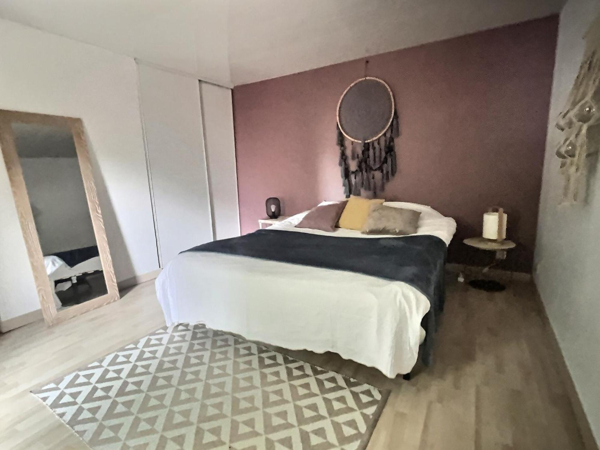 Le Grandthille Apartment ชาลงส์-อ็อง-ชองปาญ ภายนอก รูปภาพ